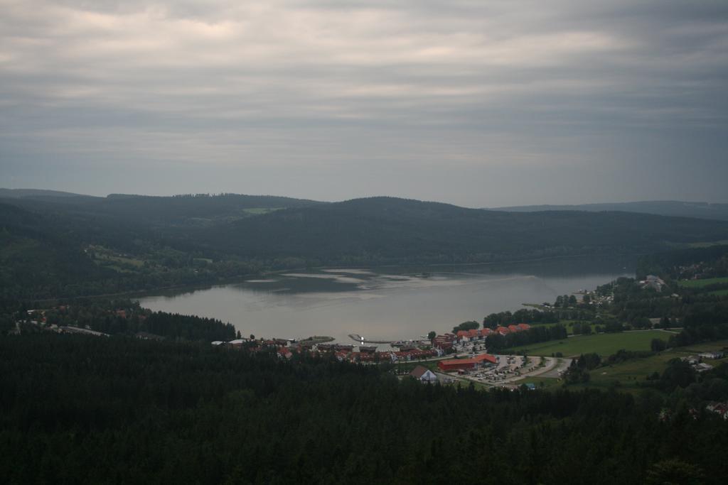 Апартаменты Mysi V Bote Lipno Липно-над-Влтавой Экстерьер фото